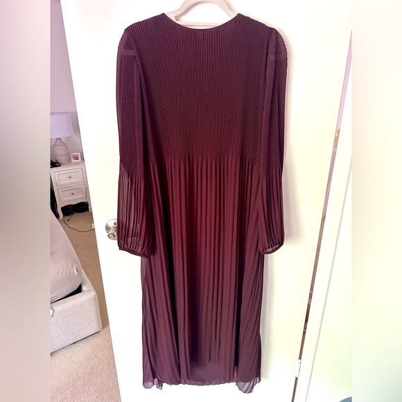 Babaton Dresses & Skirts - Wilfred Daydreamer Pleated Long Sleeve Midi Dress in Deep Purple